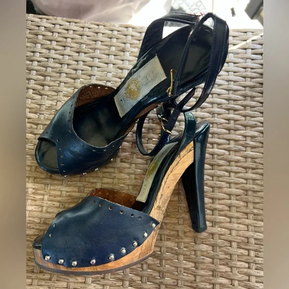 Vintage 70s SWEET DREAMS by CHEROKEE leather wood heels navy 7-7.5 sling back - Picture 3 of 6